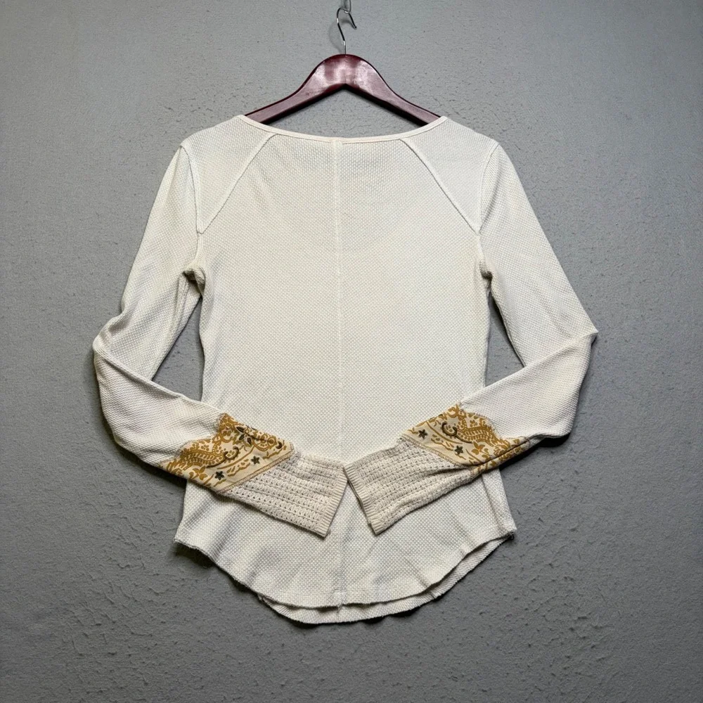 We The Free Thermal Top Womens L Ivory Paisley Cuff Waffle Knit Scoop Neck